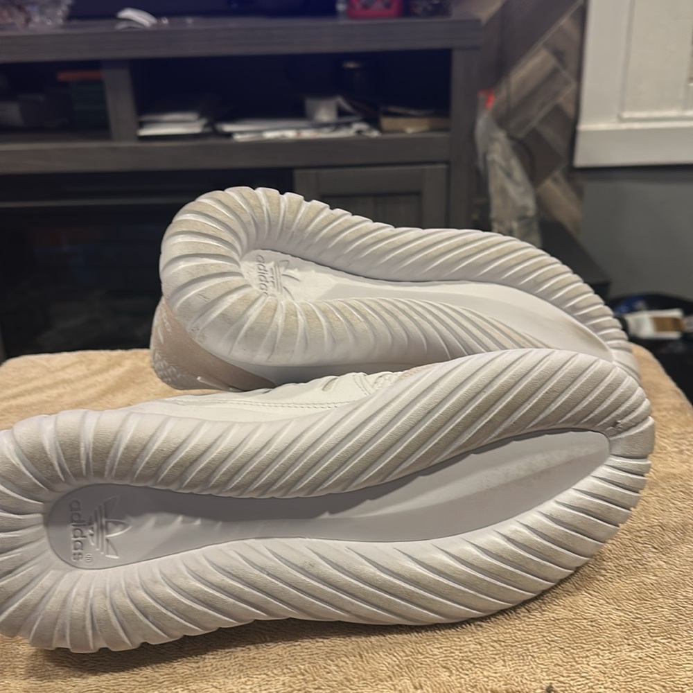 Adidas - Picture 3 of 3